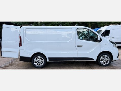 Renault Trafic 1.6 dCi ENERGY 27 Sport Nav Panel Van 5dr Diesel Manual SWB Standard Roof E 7
