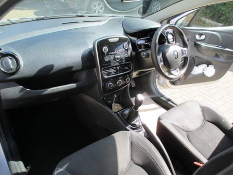 Renault Clio 0.9 TCe Play Euro 6 (s/s) 5dr 17