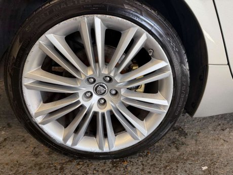 Jaguar XJ 3.0d V6 Portfolio Auto Euro 5 4dr 25