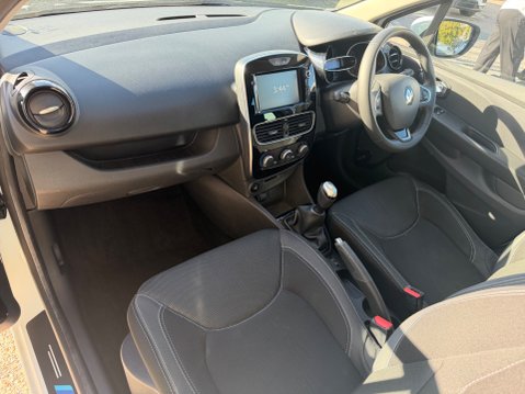 Renault Clio ICONIC TCE 7