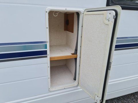 Auto-Trail Mohican Motor Home 13