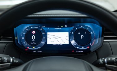 Land Rover Range Rover P615 SV 32