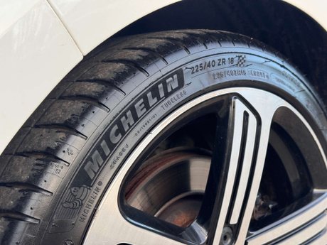 Volkswagen Golf 2.0 Golf R DSG 4WD 5dr 52