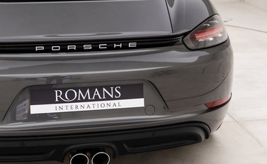 Porsche 718 Cayman 19