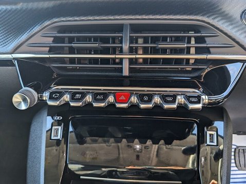 Peugeot 2008 ALLURE PREMIUM 27