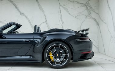 Porsche 911 Turbo S Cabriolet (992) 37