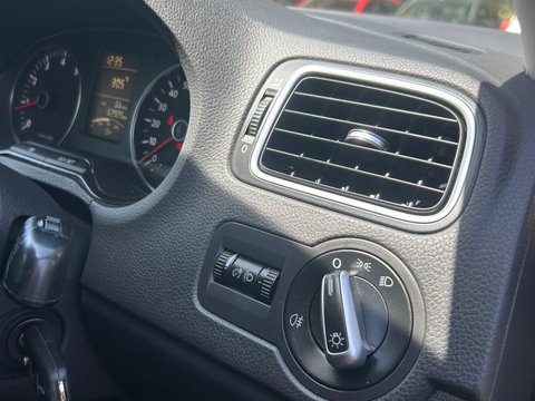 Volkswagen Polo 1.4 SE Euro 5 5dr 17