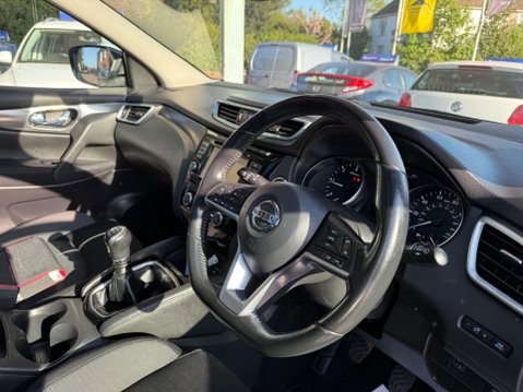 Nissan Qashqai 1.5 dCi N-Connecta Euro 6 (s/s) 5dr 19