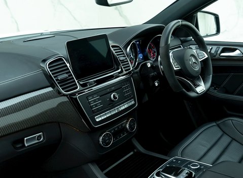 Mercedes-Benz GLE 63 S 4MATIC Night Edition 17