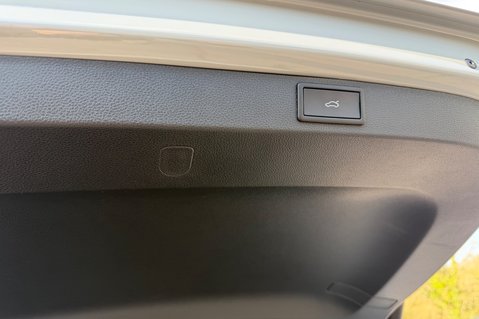 Skoda Karoq SPORTLINE TSI DSG AUTOMATIC - METEOR GREY -PAN ROOF -APPLE CARPLAY 67