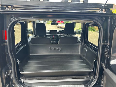 Suzuki Jimny SZ5 16