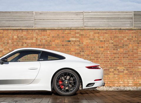 Porsche 911 (991.2) Carrera 4 GTS 'British Legends E 34