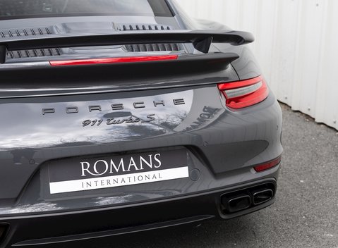 Porsche 911 Turbo S (991.2) 26