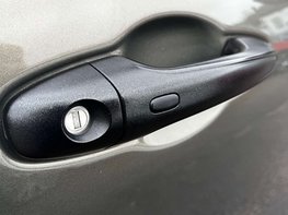 Toyota Hilux 2.8 HI-Luxury Invincible X D-4D 4WD Double Cab Auto 4WD 5dr 68