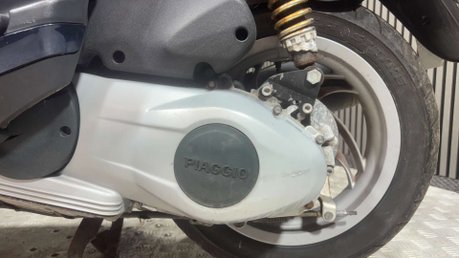 Piaggio Fly 2015 ONLY 8K RUNNING PROJECT SCOOTER SPARES OR REPAIR 125CC 12