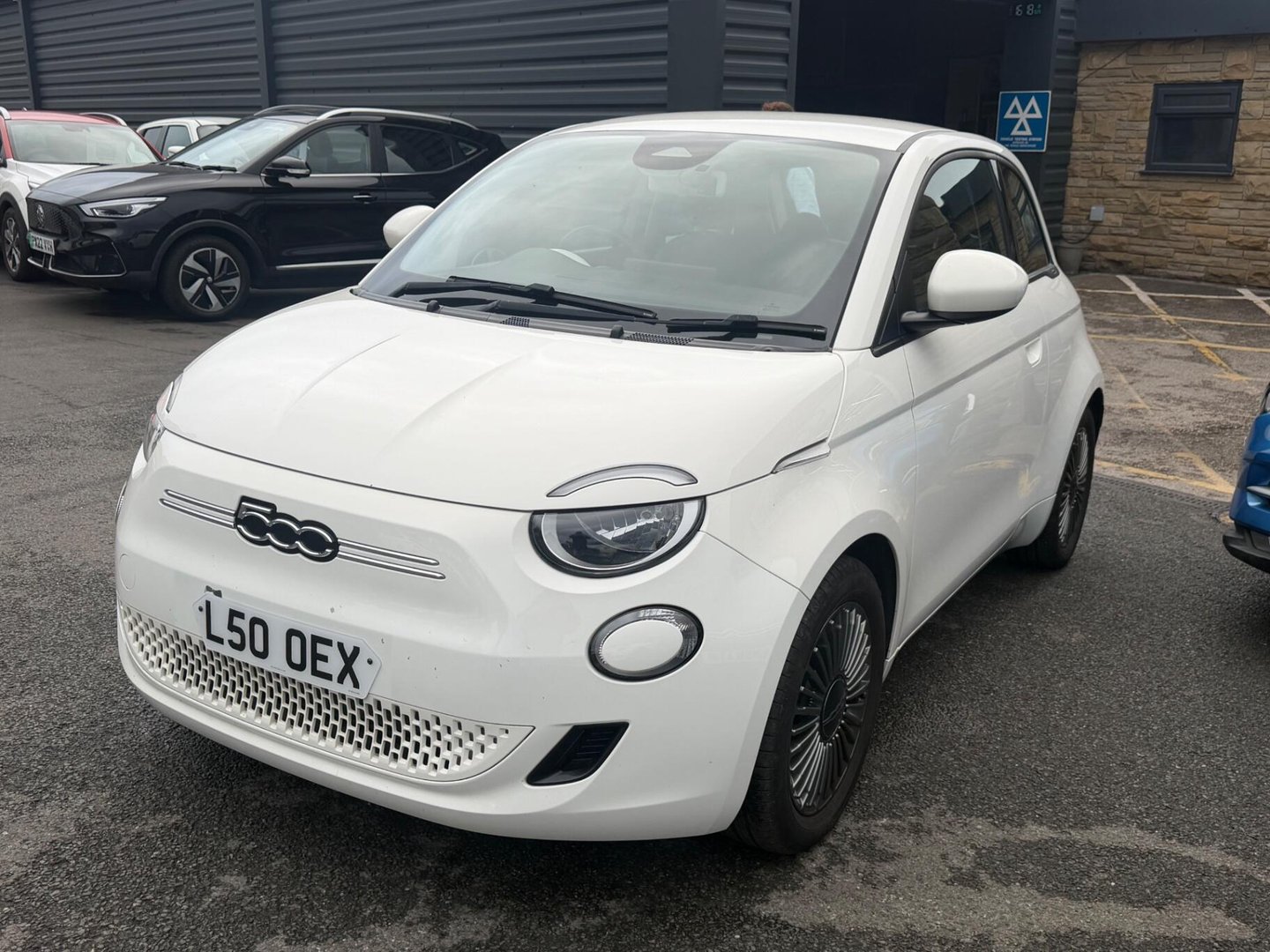 2022 Fiat 500E — image 3