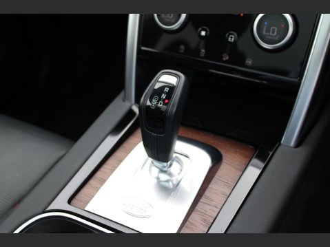 Land Rover Discovery Sport R-DYNAMIC HSE PHEV 23