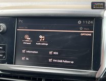 Peugeot 2008 1.5 BlueHDi Allure SUV 5dr Auto Diesel EAT Euro 6 (s/s) (120 ps) 28