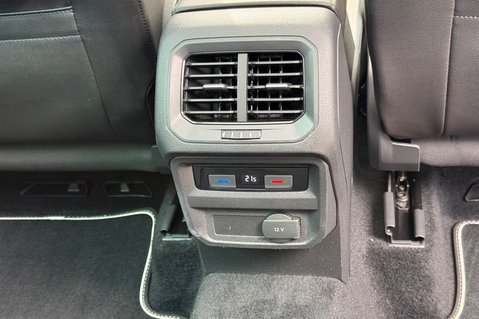 Volkswagen Tiguan SEL TSI BMT 4MOTION DSG - PANROOF - CARPLAY - FULL SERVICE HISTORY 33