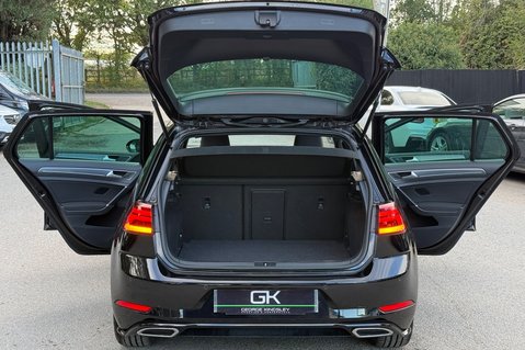 Volkswagen Golf R-LINE EDITION TSI EVO DSG 14