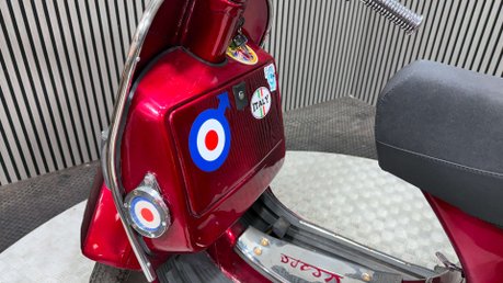 Piaggio Vespa Douglas 125 2002 SHOWING 1,563 MILES GOOD RUNNING GEARED SCOOTER 125CC 21