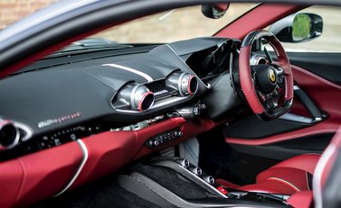 Ferrari 812 Superfast 14