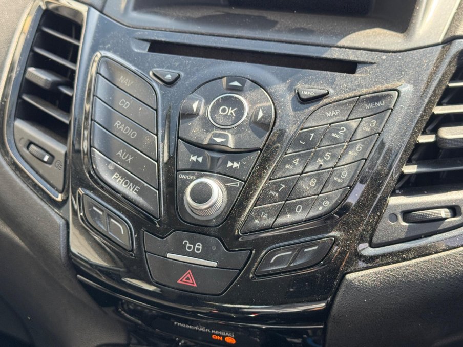 2015 Ford Fiesta — image 14