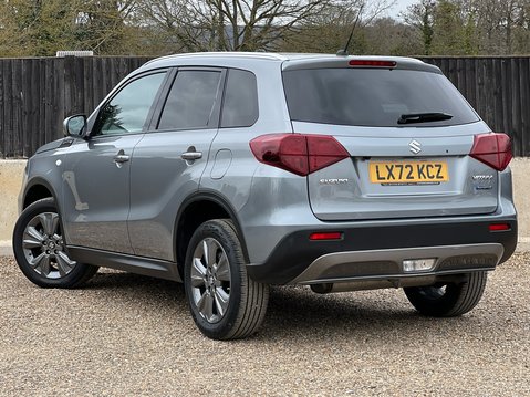 Suzuki Vitara SZ-T MHEV 2