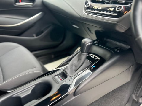Toyota Corolla VVT-I ICON TECH 38