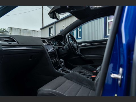 Volkswagen Golf 2.0 Golf R TSi 4Motion Semi-Auto 4WD 5dr 9