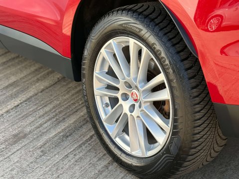 Jaguar F-Pace 2.0 F-PACE Portfolio AWD D Auto 4WD 5dr 46