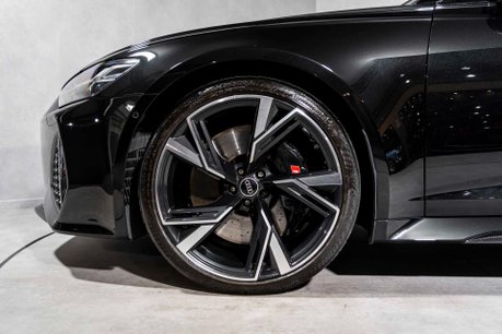 Audi RS6 Avant QUATTRO CARBON BLACK. VAT Q. WARRANTY. HEATED & COOLED SEATS. B & O. 11
