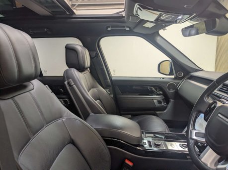 Land Rover Range Rover 3.0 Range Rover Vogue D MHEV Auto 4WD 5dr 28