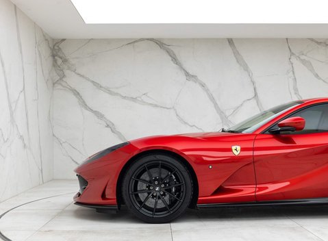 Ferrari 812 Superfast 35