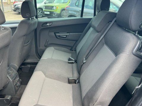 Vauxhall Zafira 1.8 16V Exclusiv Euro 5 5dr 27
