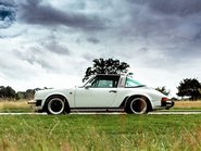 Porsche 911 CARRERA 3.2 TARGA 65