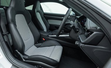 Porsche 911 SPORT CLASSIC (992) 14