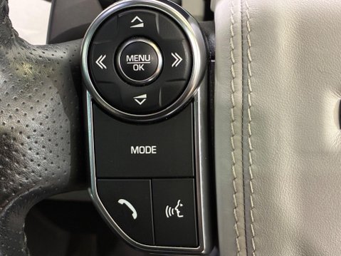 Land Rover Range Rover Sport 3.0 SD V6 Autobiography Dynamic Auto 4WD Euro 6 (s/s) 5dr 33