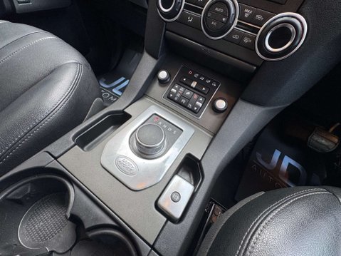 Land Rover Discovery 3.0 Discovery SE Tech SDV6 Auto 4WD 5dr 27