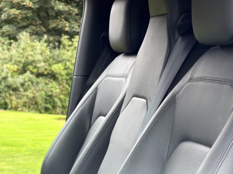 Land Rover Defender HARD TOP X-DYNAMIC HSE 26