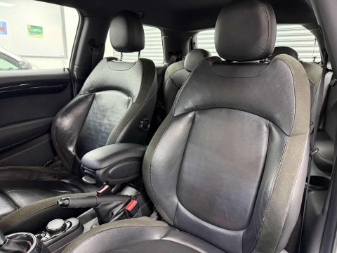 Mini Hatch 2.0 John Cooper Works Hatchback 3dr Petrol Auto Euro 6 (s/s) (231 ps) 4