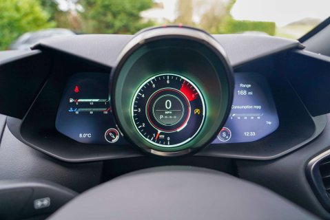 Aston Martin Vantage 4.0 Vantage V8 Auto 3dr 17