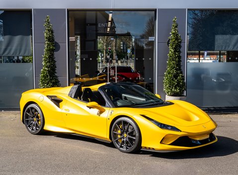 Ferrari F8 SPIDER 2