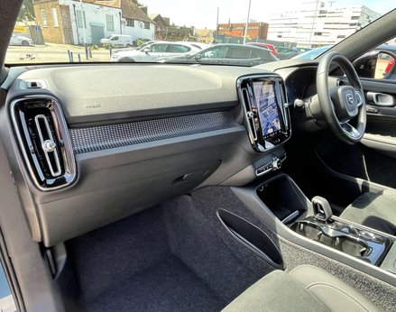 Volvo XC40 2.0 XC40 + B4 MHEV Auto 5dr 16