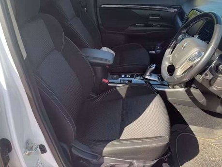 Mitsubishi Outlander 2.4h TwinMotor 13.8kWh Design SUV 5dr Petrol Plug-in Hybrid CVT 4WD Euro 6  6