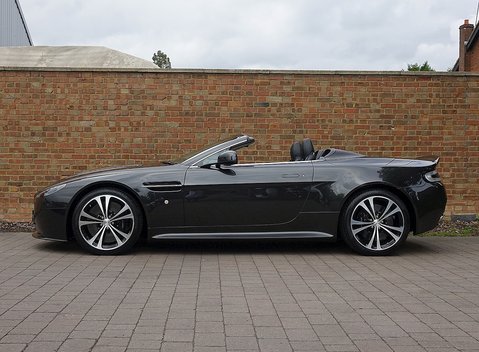 Aston Martin V12 Vantage S Roadster 10