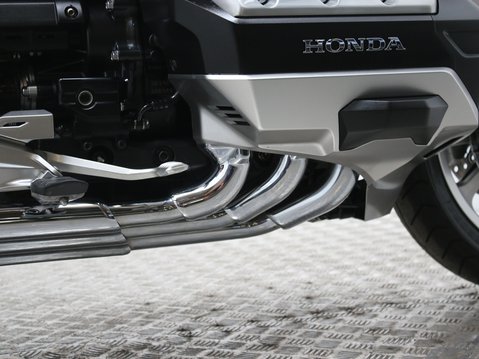 Honda GL1800 Goldwing GL 1800 GOLDWING J TOUR 24