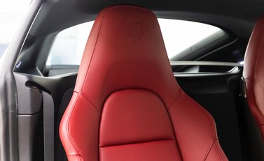 Porsche 718 Cayman 11