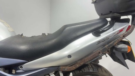 Kawasaki ZR Z750 2002 35K RUNNING PROJECT BIKE 750CC TOUER COMMUTER 28