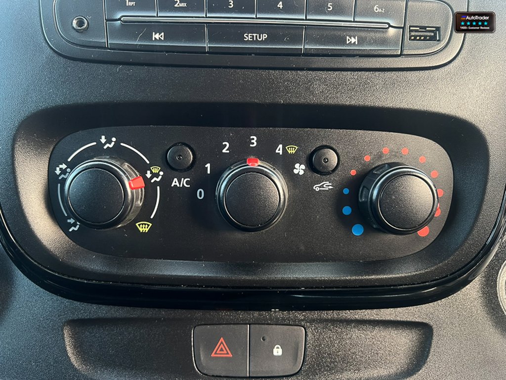 2019 Vauxhall VivaroSWB L1H1 Low Roof Sportive 2700 Air Con Sensors EURO 6 NO VAT — thumbnail 31 of 51